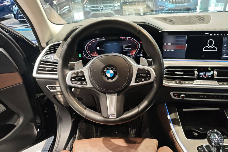 宝马X5(进口) 2021款 改款 xDrive40i 尊享型 M运动套装中控内饰13