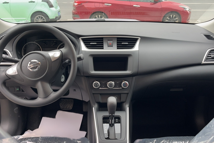 日产 轩逸 2024款 改款三 经典 1.6XE CVT舒适版中控内饰7003