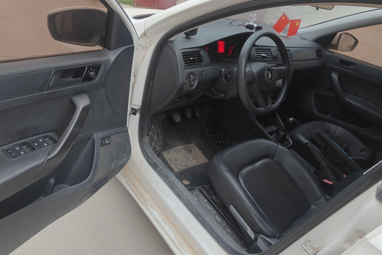 大众 桑塔纳 2016款 1.4L 手动风尚版中控内饰20