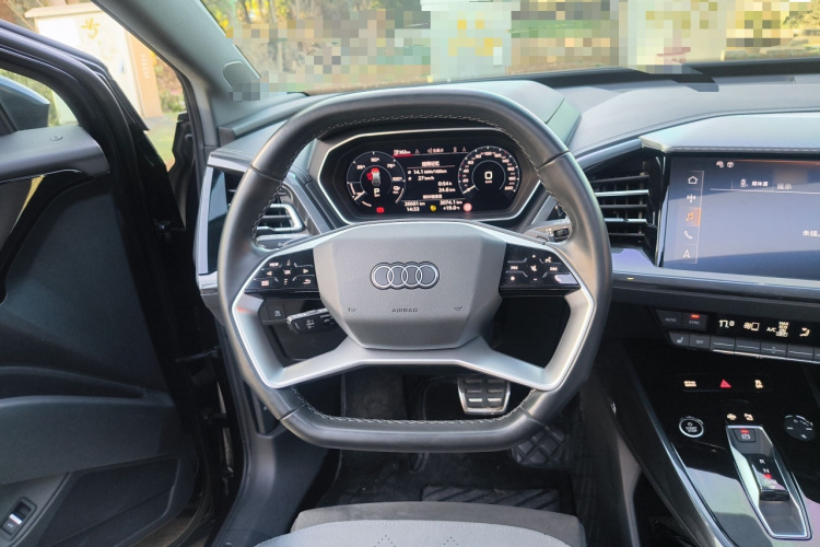 奥迪Q4 e-tron 2023款 40 e-tron 创境版中控内饰13