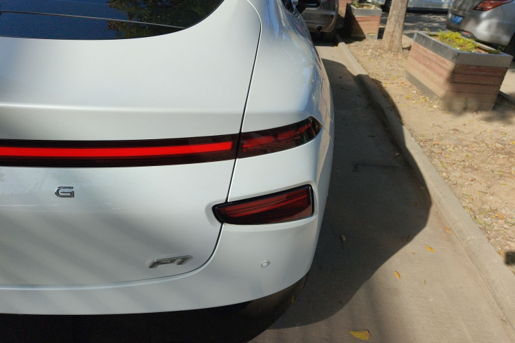 小鹏P7 2022款 625E车身外观6006