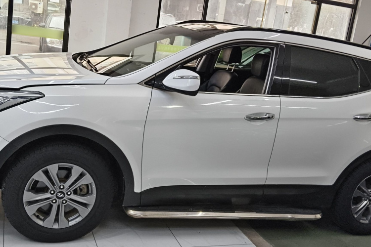 现代 胜达 2013款 2.4L 自动两驱智能型车身外观4