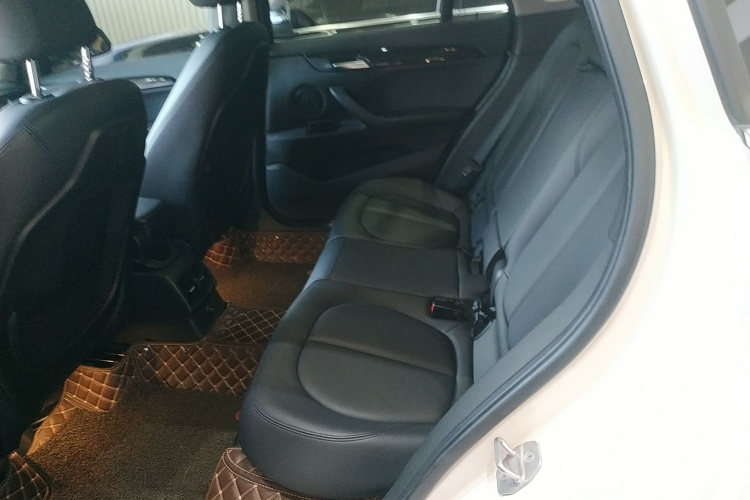 宝马X1 2018款 sDrive20Li 领先型中控内饰21