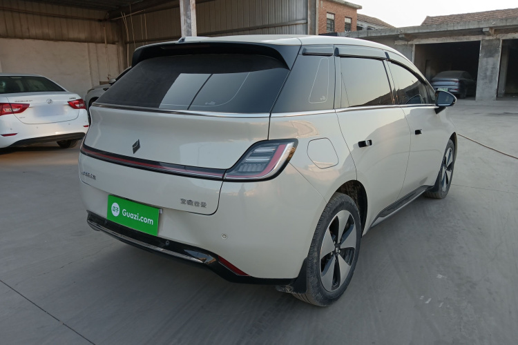 宝骏云朵 2023款 460 Pro车身外观7