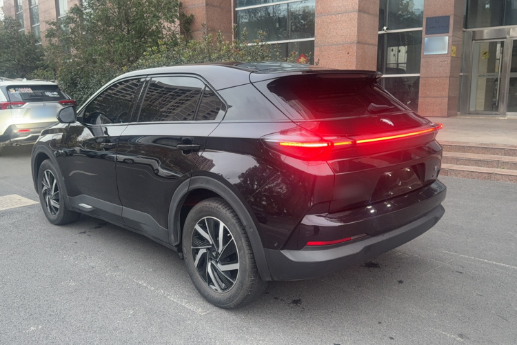 哪吒汽车 哪吒U 2021款 Pro 500 环球版车身外观6006