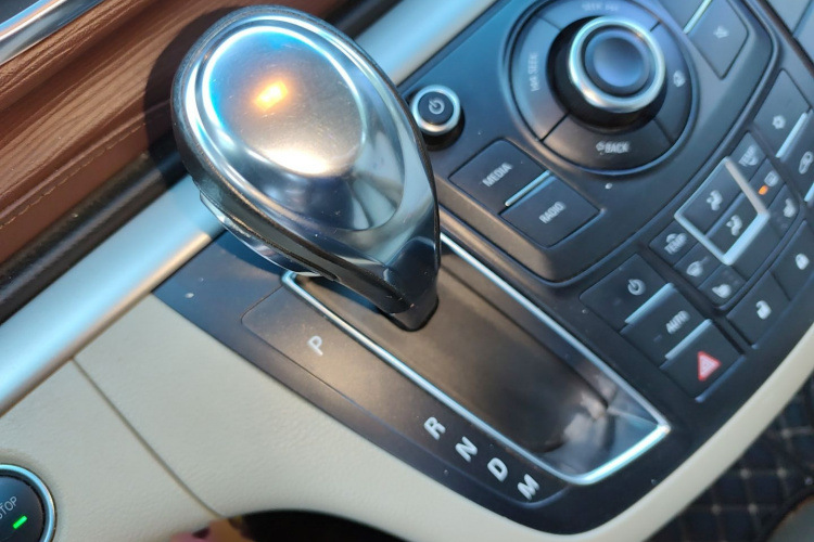 别克GL8 2017款 25S 尊贵型 国V局部细节18