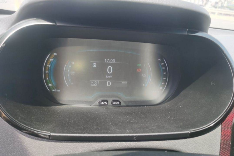 奇瑞新能源 小蚂蚁 2022款 甜粉款 半糖版 磷酸铁锂 29.2kWh 30kW 301km中控内饰7002