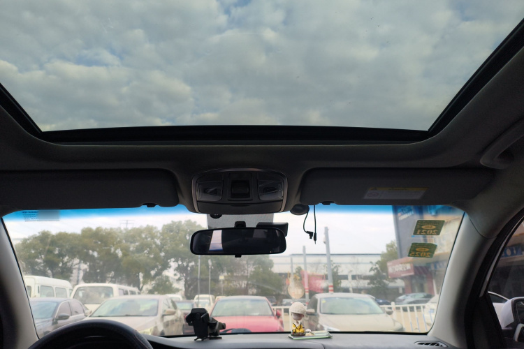 现代 途胜 2018款 1.6T 双离合两驱15周年特别版中控内饰22