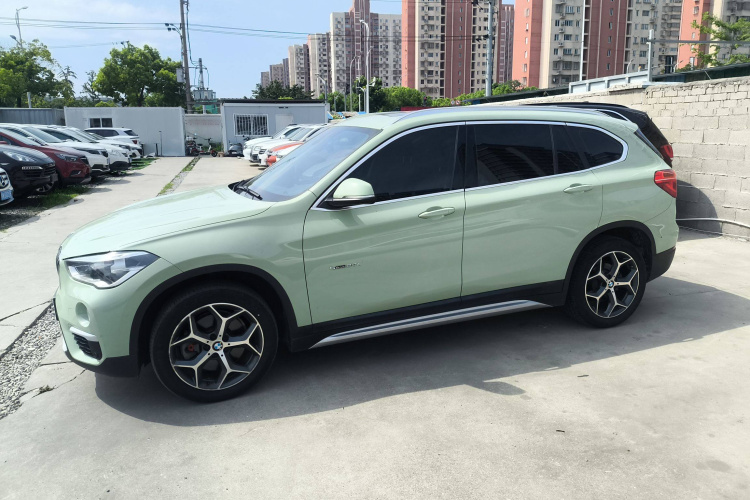 宝马X1 2016款 sDrive20Li 豪华型车身外观4