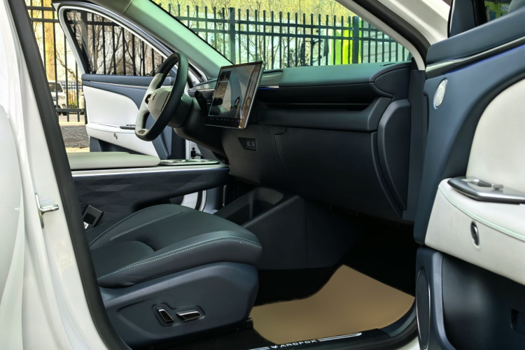 ARCFOX极狐 极狐 阿尔法T5(ARCFOX αT5) 2025款 630 神行版中控内饰7005