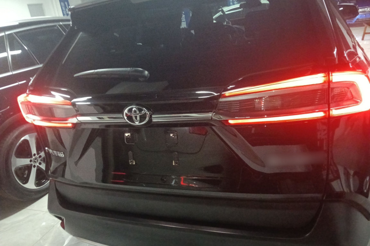 丰田 威兰达 2023款 2.0L CVT两驱豪华PLUS版车身外观6004