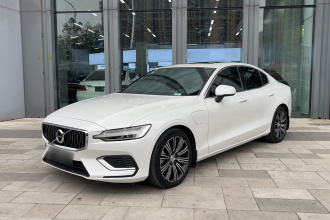 沃尔沃S60新能源 2022款 T8 E驱混动 四驱智逸豪华版