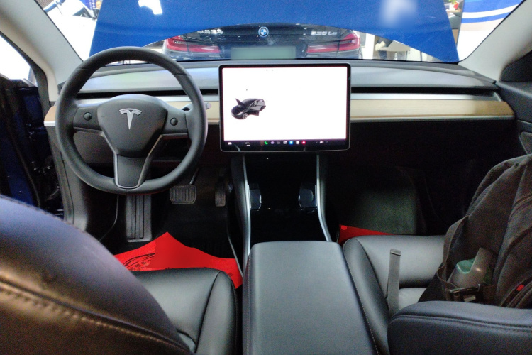 特斯拉 Model 3 2019款 标准续航后驱升级版中控内饰12
