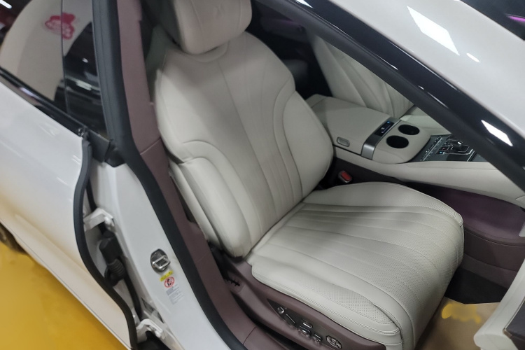 腾势Z9GT 2024款 1100四驱Max版局部细节41