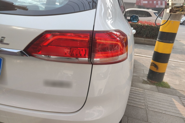 哈弗H6 2017款 蓝标 1.3T 自动两驱智尚型车身外观9