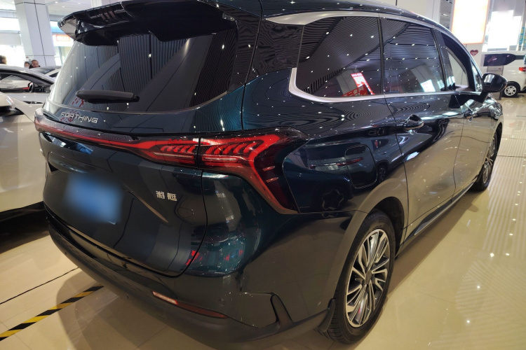 东风风行 风行游艇 2022款 1.5T DCT逐浪版车身外观7