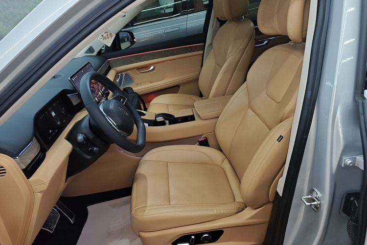 鸿蒙智行 问界M5 2022款 增程四驱性能版局部细节19