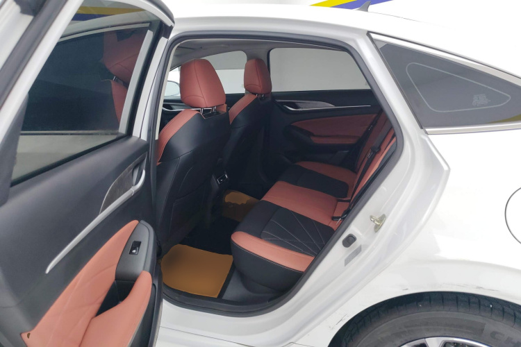 长安 逸动 2023款 畅享版 PLUS 蓝鲸NE 1.4T GDI DCT尊贵版中控内饰21