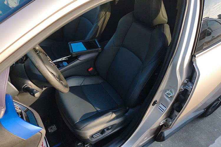 丰田C-HR 2020款 2.0L 领先版中控内饰19