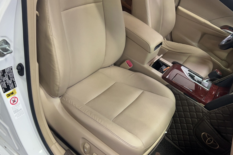 丰田 凯美瑞 2013款 2.0G 舒适版局部细节41