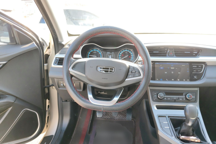 吉利汽车 帝豪 2020款 1.5L 手动豪华型中控内饰13