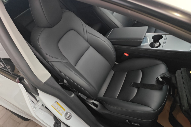 特斯拉 Model Y 2023款 后轮驱动版局部细节41