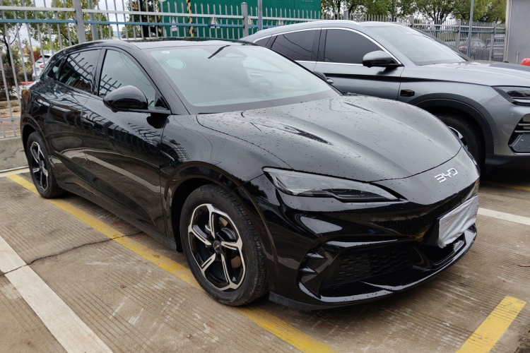 比亚迪 海豹06GT 2025款 605热浪版车身外观3