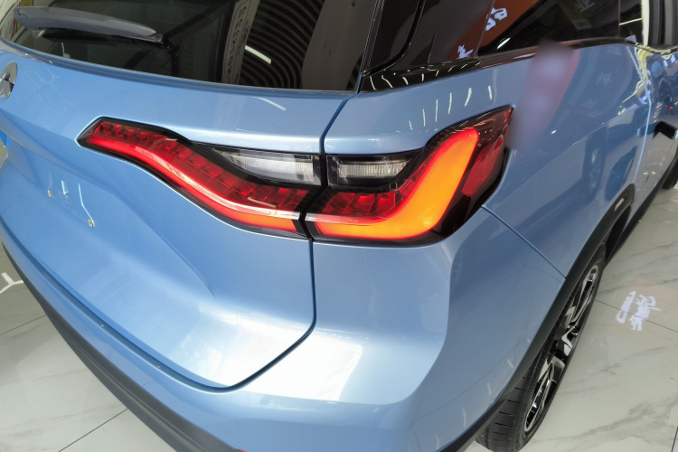 蔚来ES8 2018款 创始版车身外观9