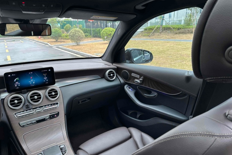 奔驰GLC 2020款 GLC 300 L 4MATIC 动感型中控内饰7006