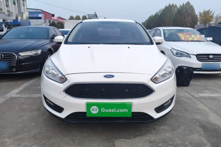 福特 福克斯 2017款 两厢 1.6L 自动舒适型智行版车身外观2