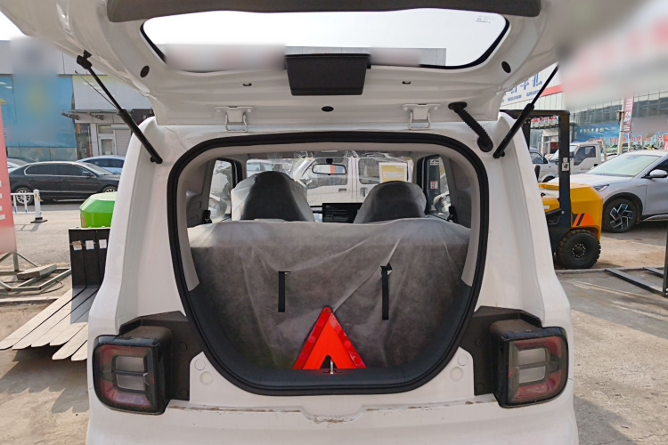 吉利银河 2024款 熊猫mini 200km 耐力熊机舱底盘23