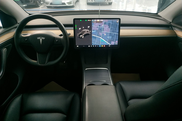 特斯拉 Model Y 2022款 改款 后轮驱动版中控内饰12