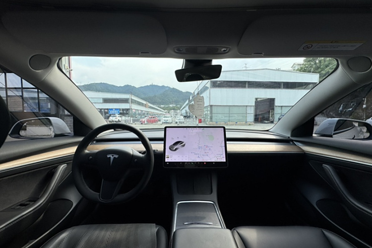 特斯拉 Model 3 2021款 改款 标准续航后驱升级版 3D1中控内饰7001