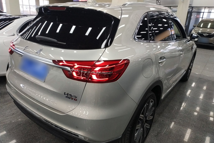 红旗HS5 2022款 改款 2.0T 智联旗享四驱版车身外观7