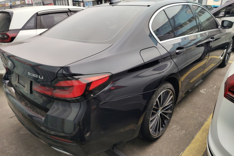 宝马5系 2023款 530Li 领先型 M运动套装车身外观7