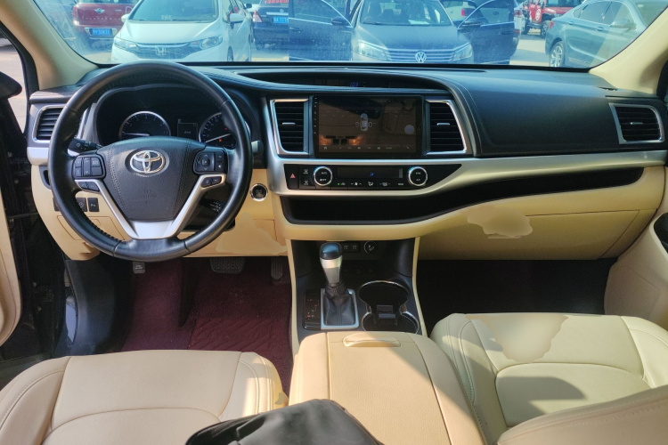 丰田 汉兰达 2018款 2.0T 四驱豪华版 7座 国VI中控内饰7002