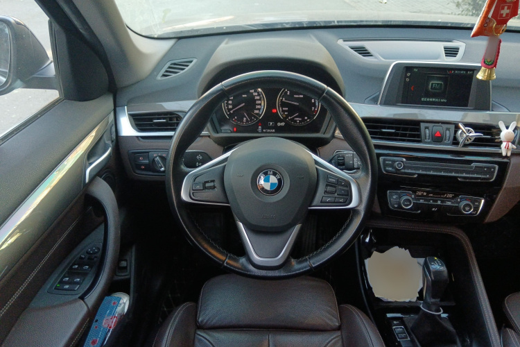 宝马X1 2019款 sDrive18Li 尊享型中控内饰13