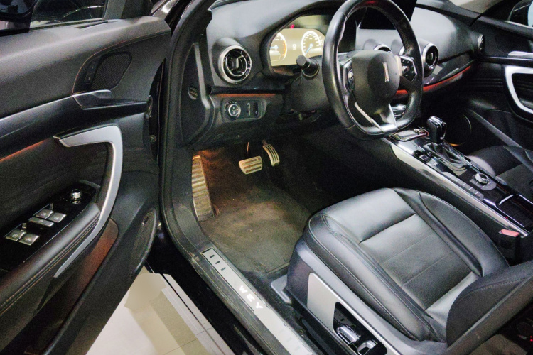 魏牌 VV7 2017款 2.0T 旗舰型中控内饰7003