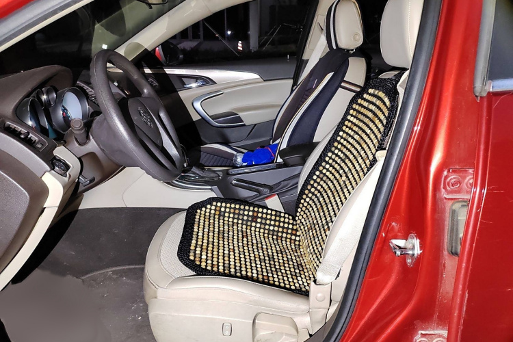 别克 君威 2012款 2.0L 舒适版局部细节19