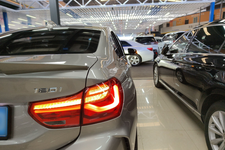 宝马1系 2020款 120i M运动套装车身外观6004