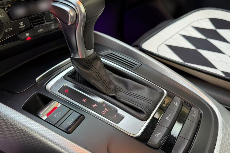 奥迪Q5 2016款 40 TFSI 技术型中控内饰7005