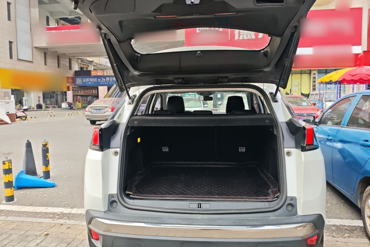 标致4008 2017款 350THP 精英版机舱底盘23