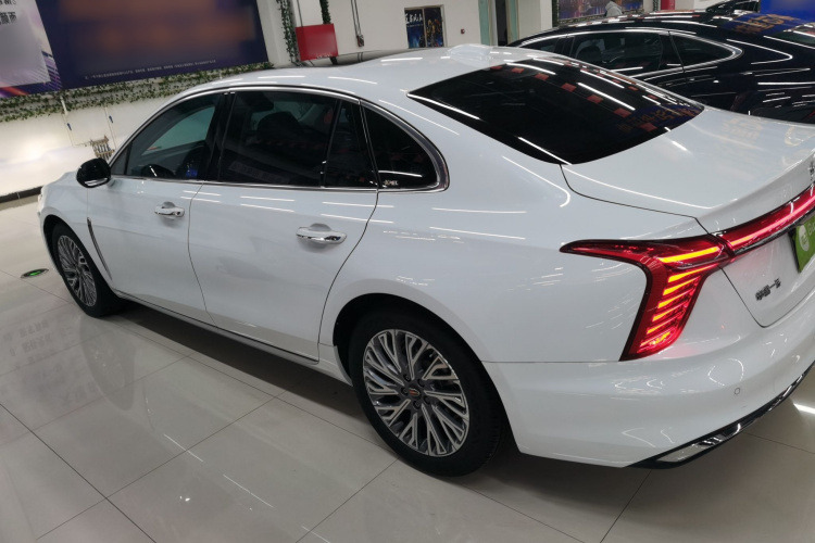 红旗H5 2023款 2.0T 自动智联旗畅版车身外观4