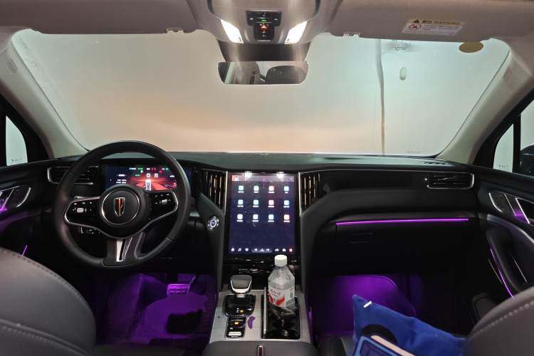 红旗HS7 PHEV 2024款 2.0T PHEV 两驱旗享版 6座中控内饰7002