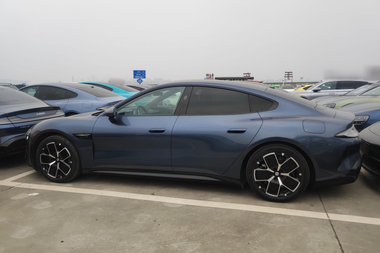 小米汽车 小米SU7 2024款 后驱长续航智驾版车身外观4