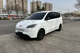 五菱汽车 五菱宏光新能源 2025款 增程式混动 50KM 舒适型