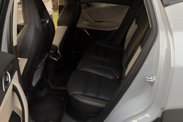 领克06 EM-P 2022款 PHEV 84KM续航版 Pro中控内饰7002