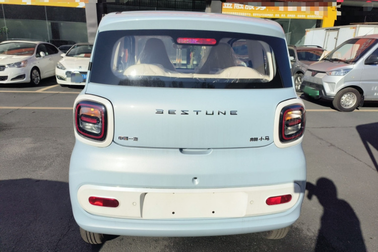 奔腾小马 2026款 222km 闪耀马车身外观6