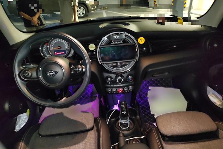 MINI 2019款 1.5T COOPER 经典派 五门版中控内饰7002