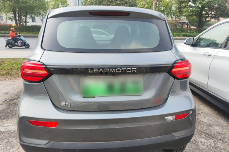 零跑汽车 零跑T03 2022款 炫晶版车身外观6